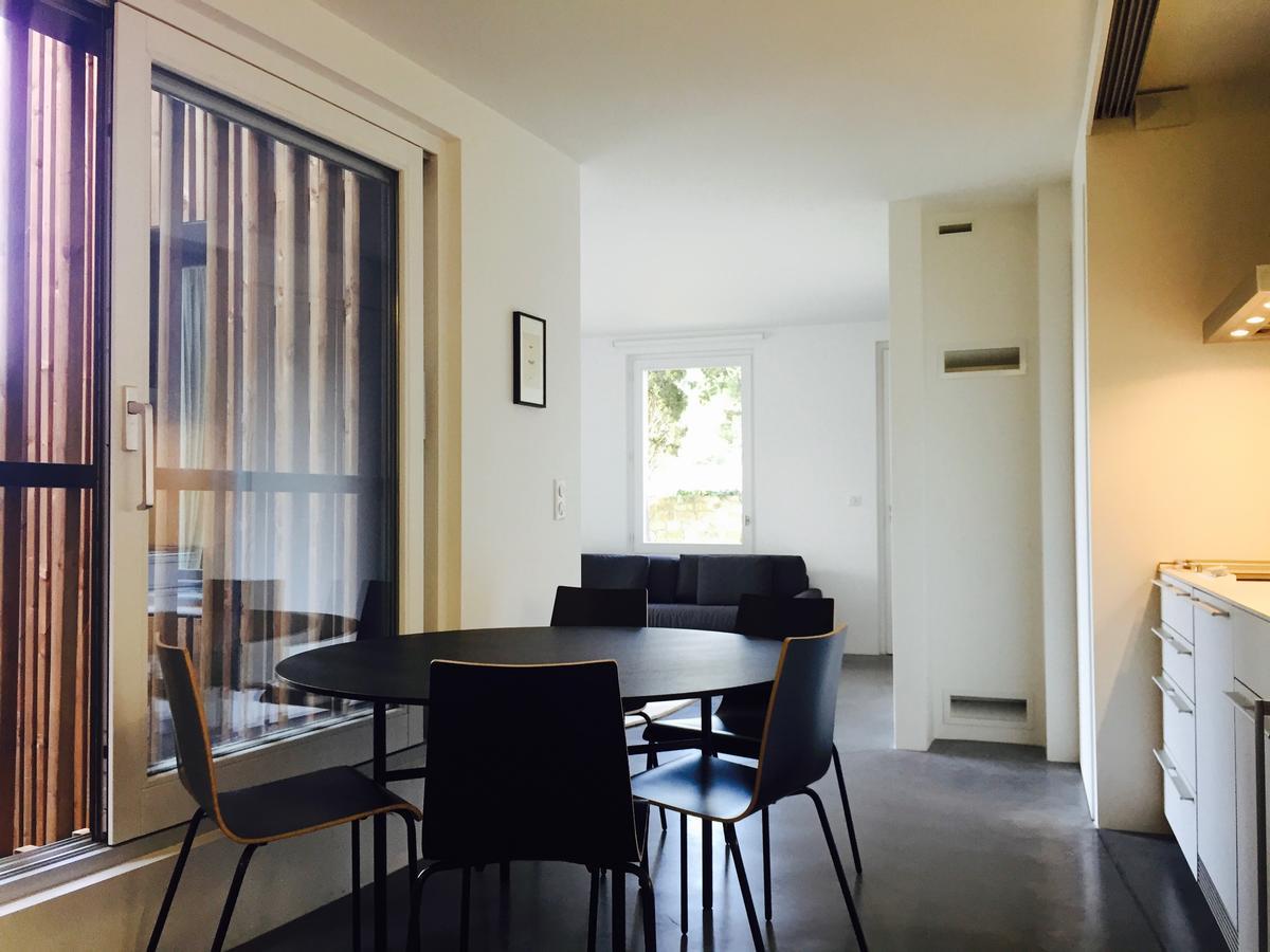 Tour Sarrazine De Montaren Bed and Breakfast Εξωτερικό φωτογραφία