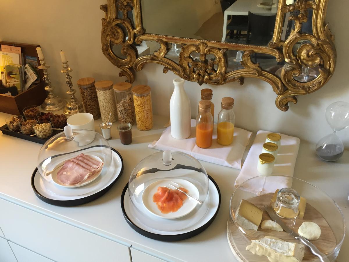 Tour Sarrazine De Montaren Bed and Breakfast Εξωτερικό φωτογραφία